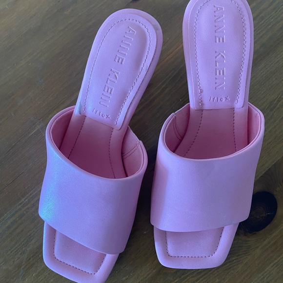 Anne Klein “Jasmine” sandal - Picture 2 of 6